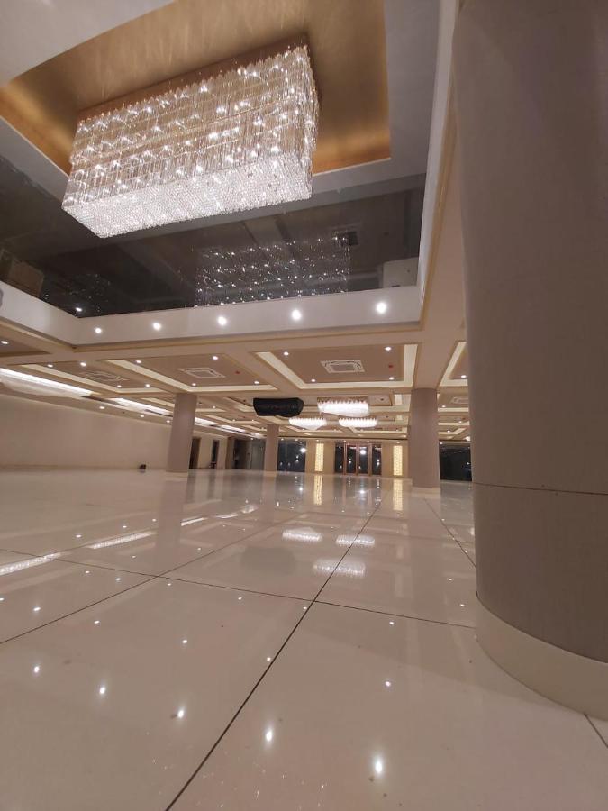 Acco Grand Hotel Lucknow Esterno foto