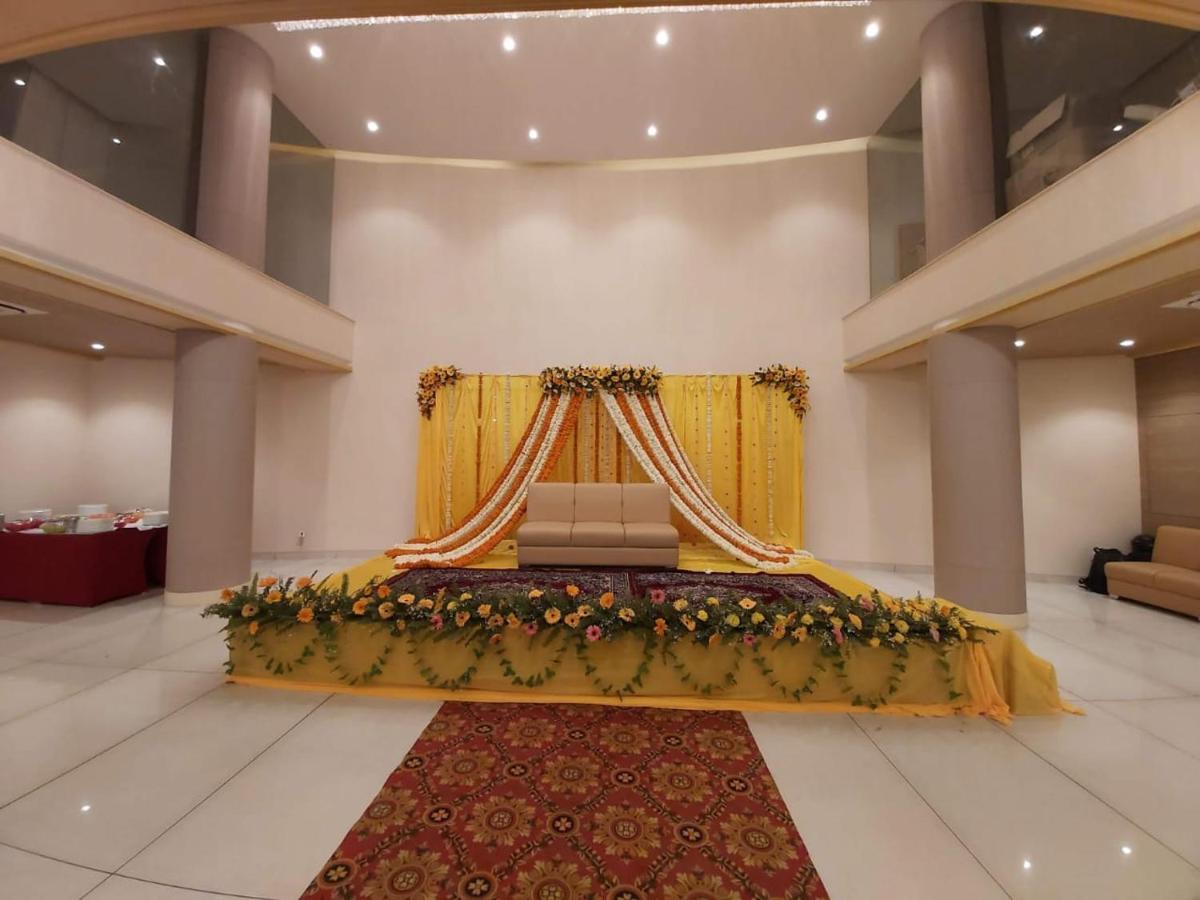 Acco Grand Hotel Lucknow Esterno foto