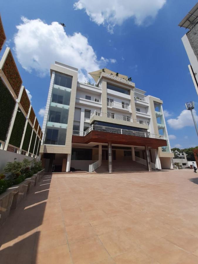 Acco Grand Hotel Lucknow Esterno foto