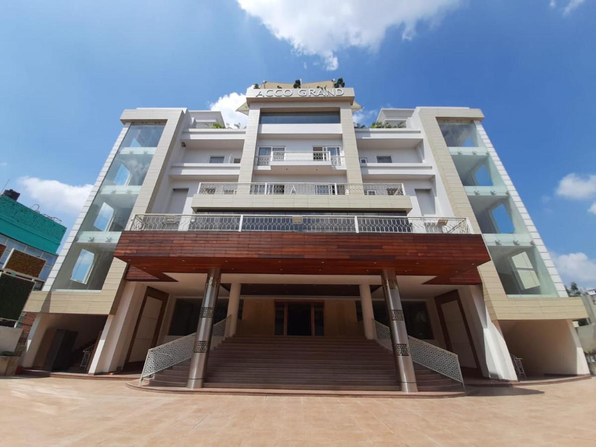 Acco Grand Hotel Lucknow Esterno foto
