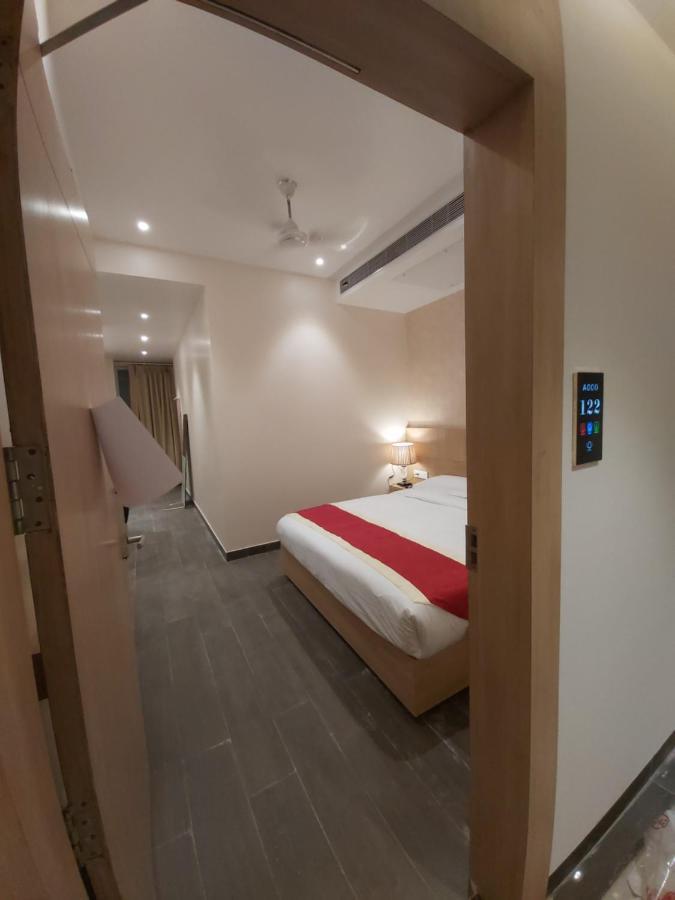 Acco Grand Hotel Lucknow Esterno foto